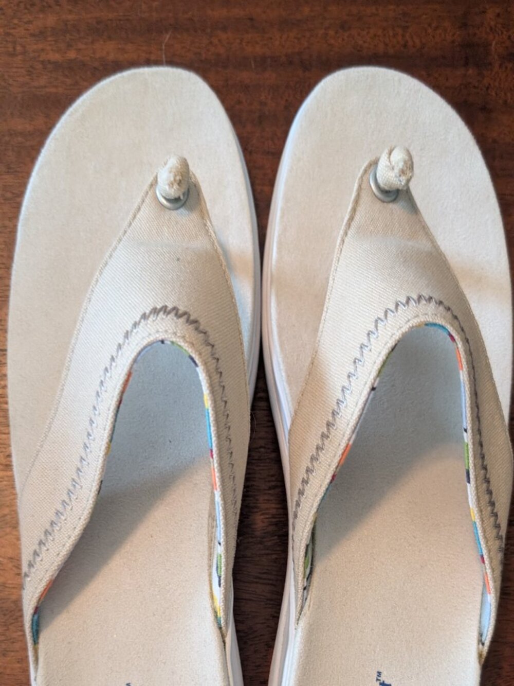 Keds Cream Colored Flip Flops - New in Box - Size 7.5
